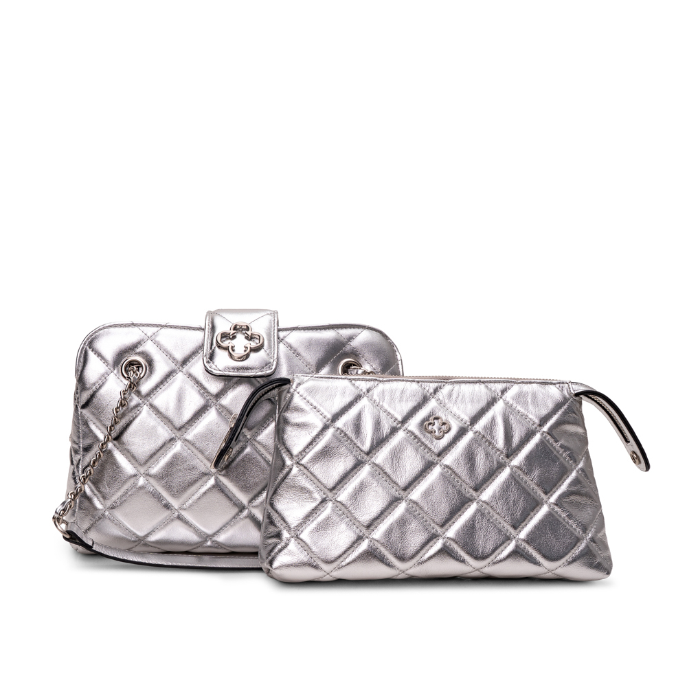 BOLSA M&Eacute;DIA PRATEADA DE COURO MATELASS&Ecirc; SHOULDER BAG image number 3