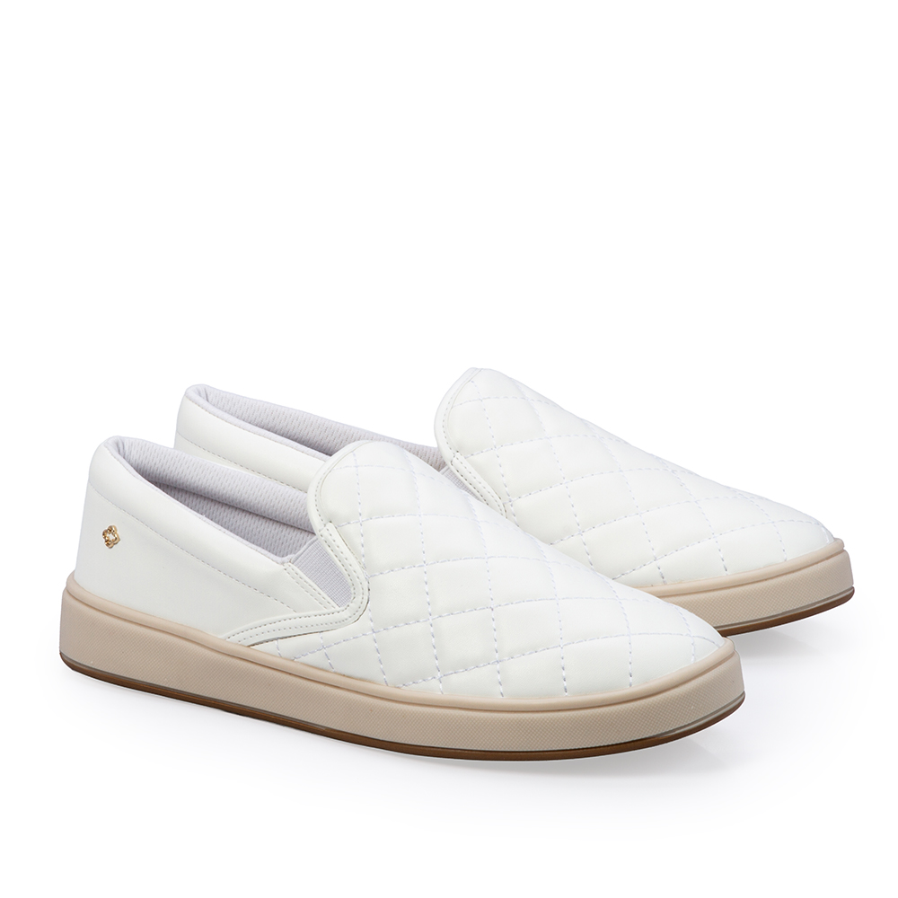 T&Ecirc;NIS SLIP ON BRANCO MATELASS&Ecirc; FEMININO image number 1