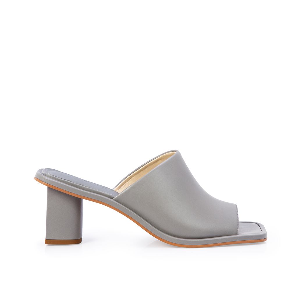 MULE CINZA CARBONO SALTO BAIXO DE COURO image number 0