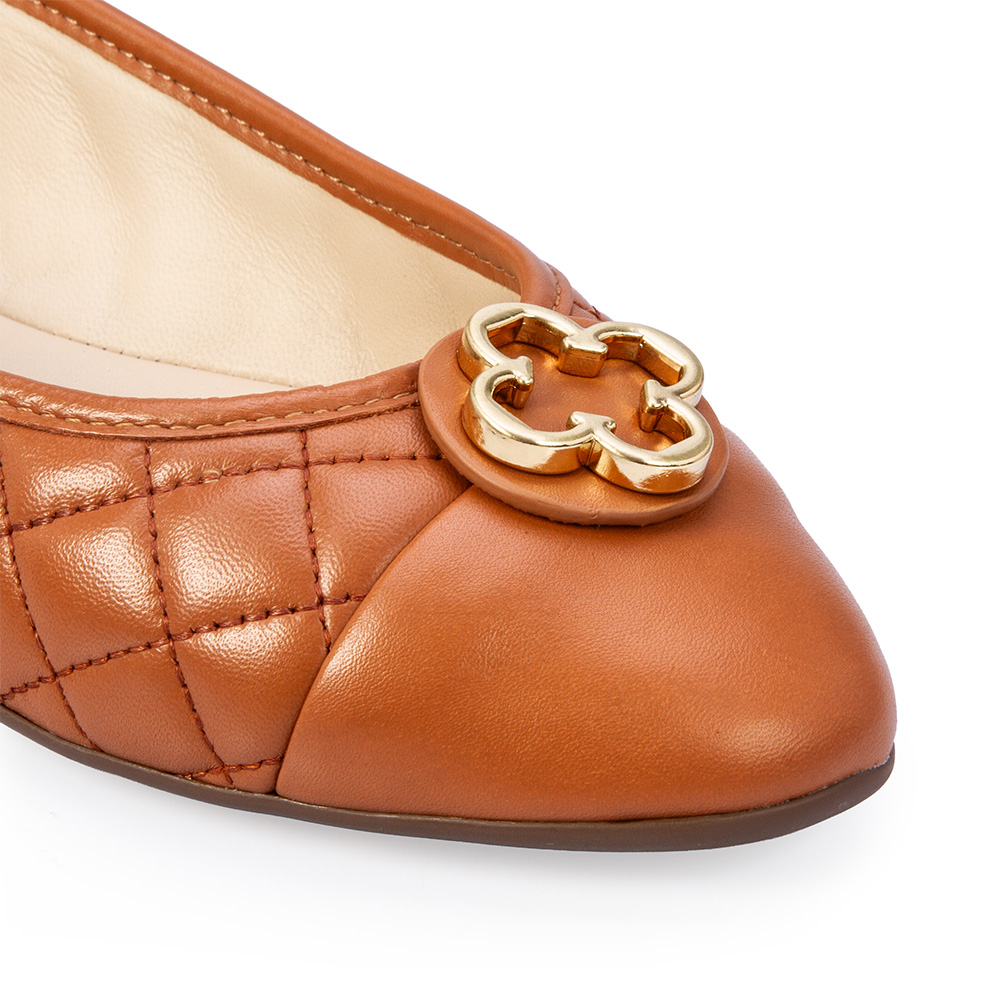 SAPATILHA CATHERINE MODERNIT&Aacute; CARAMELO DE COURO MATELASS&Ecirc; image number 2