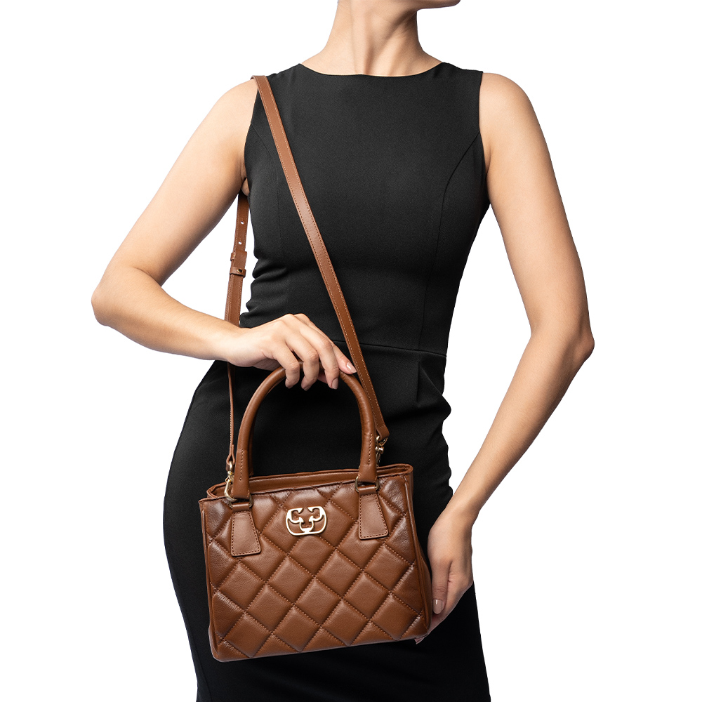 BOLSA TOTE MARROM DE COURO MATELASS&Ecirc; image number 1