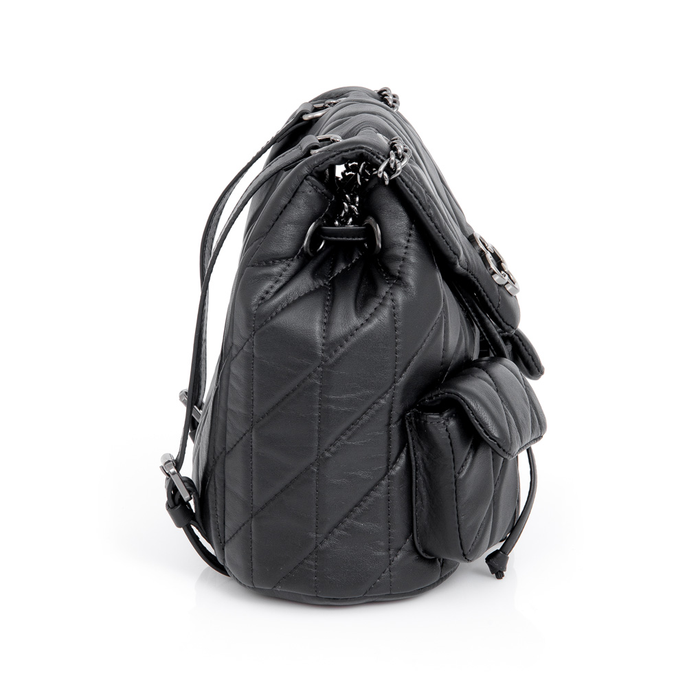 MOCHILA PRETA DE COURO MATELASSÊ ALÇA CORRENTE image number 2