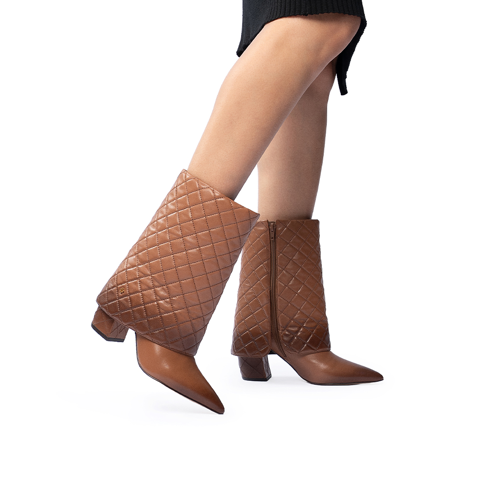 BOTA BICO FINO CARAMELO DE COURO MATELASS&Ecirc; image number 1