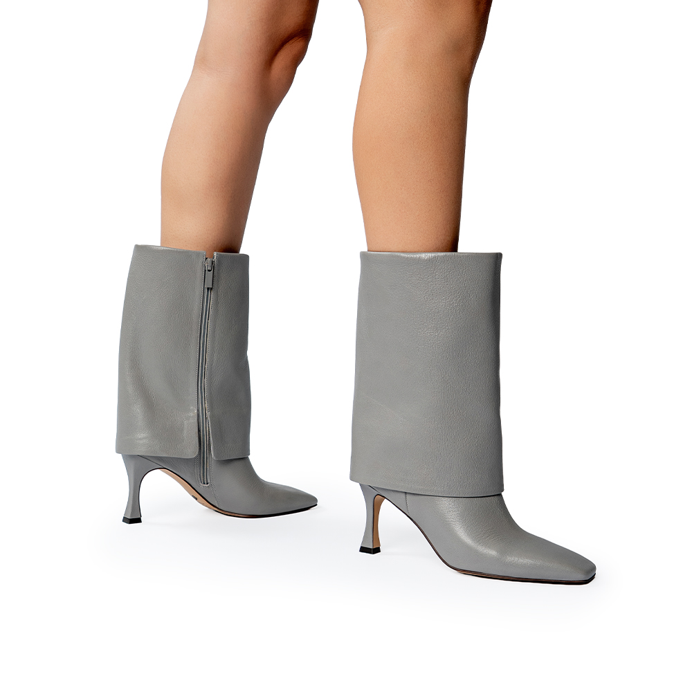 BOTA CANO M&Eacute;DIO CINZA CARBONO DE COURO image number 1