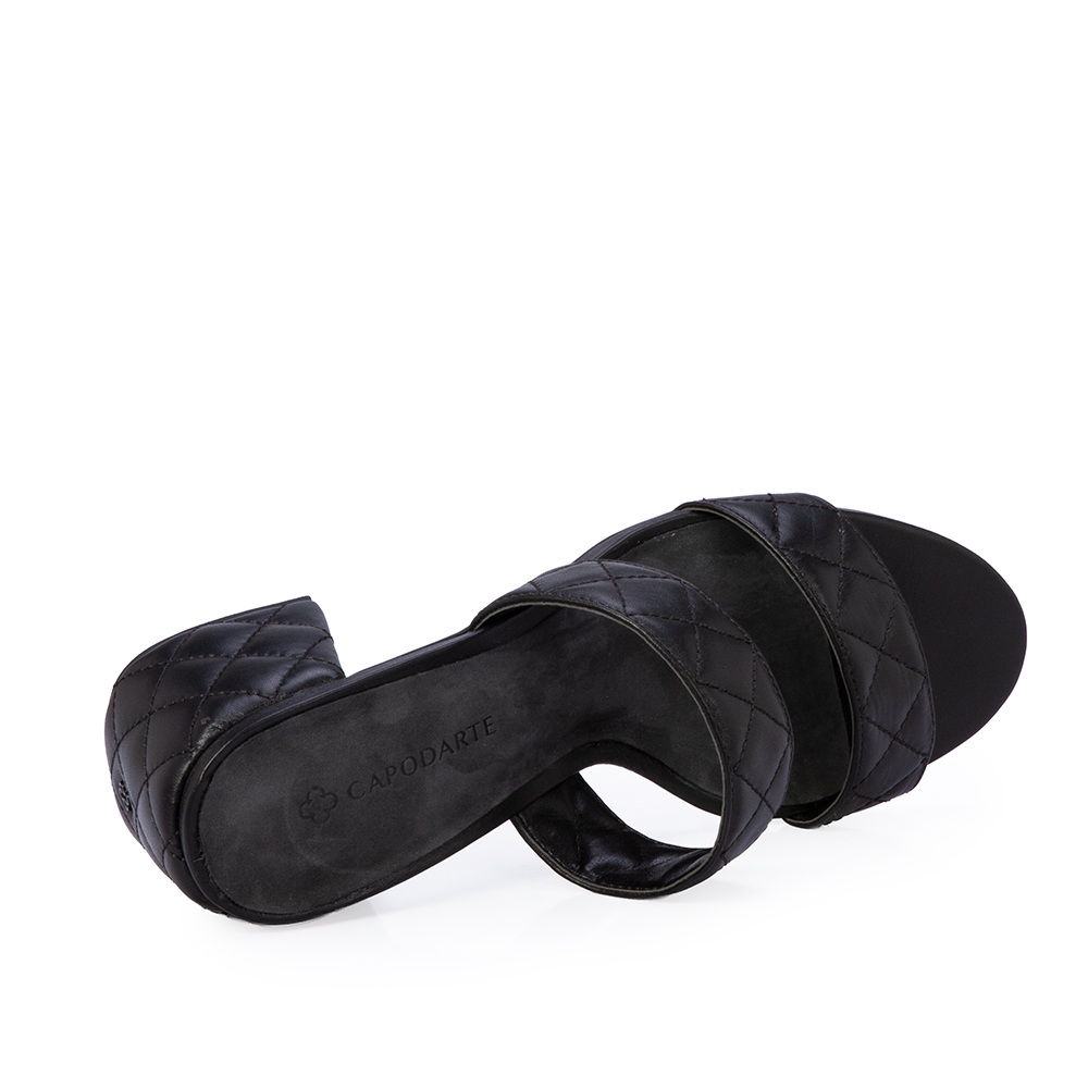 MULE PRETA DE COURO MATELASS&Ecirc; image number 4