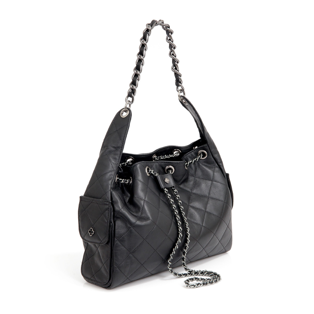 BOLSA SHOPPER PRETA DE COURO MATELASS&Ecirc; COM AL&Ccedil;A CORRENTE image number 4