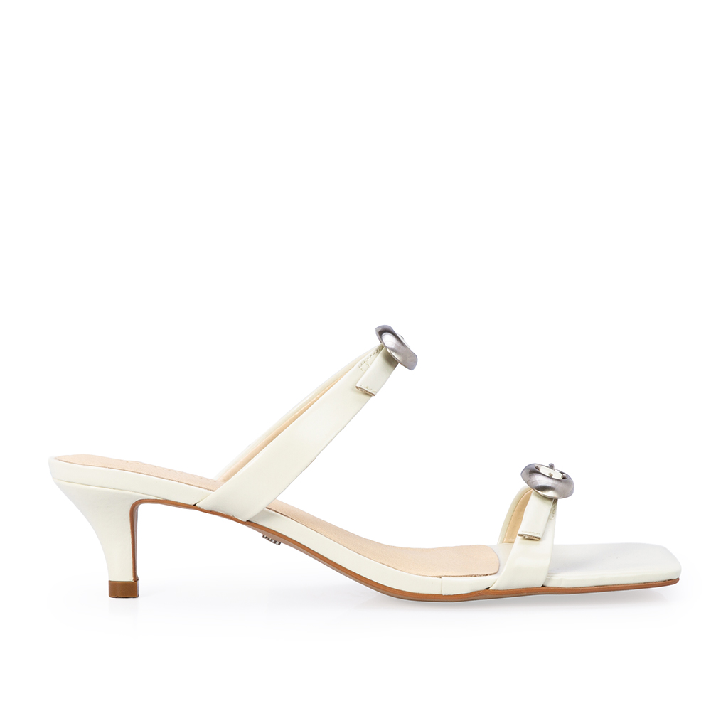 MULE BRANCA DUNA DE COURO COM FIVELAS image number 0