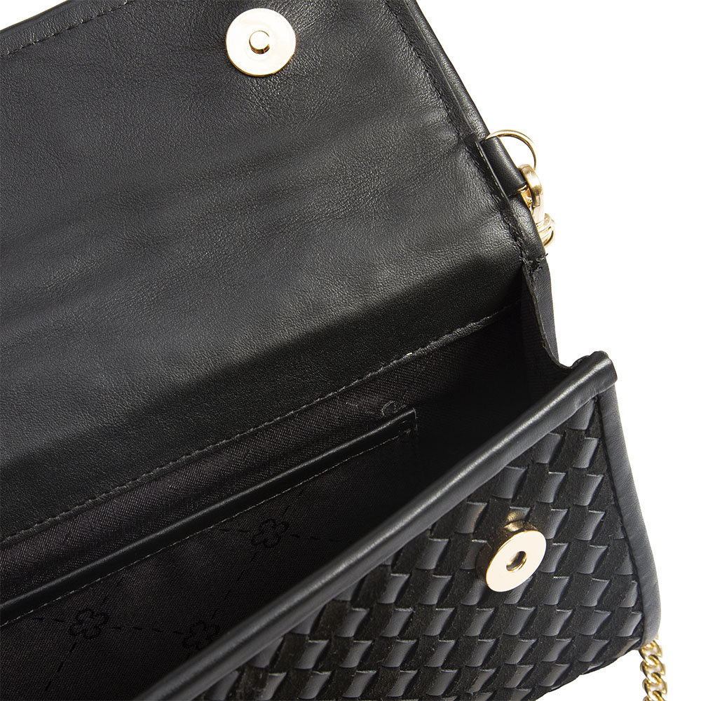 BOLSA CLUTCH PRETA DE COURO TRESS&Ecirc; image number 4