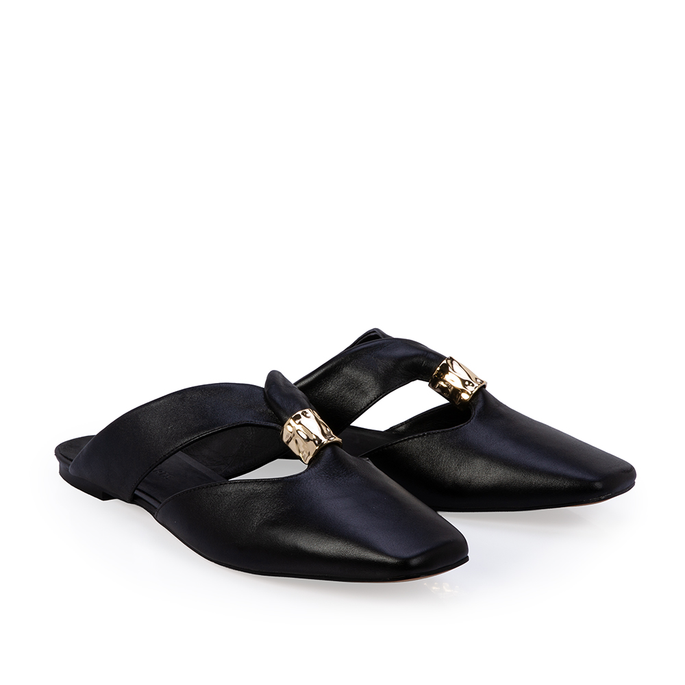 MULE BICO QUADRADO PRETA DE COURO image number 1