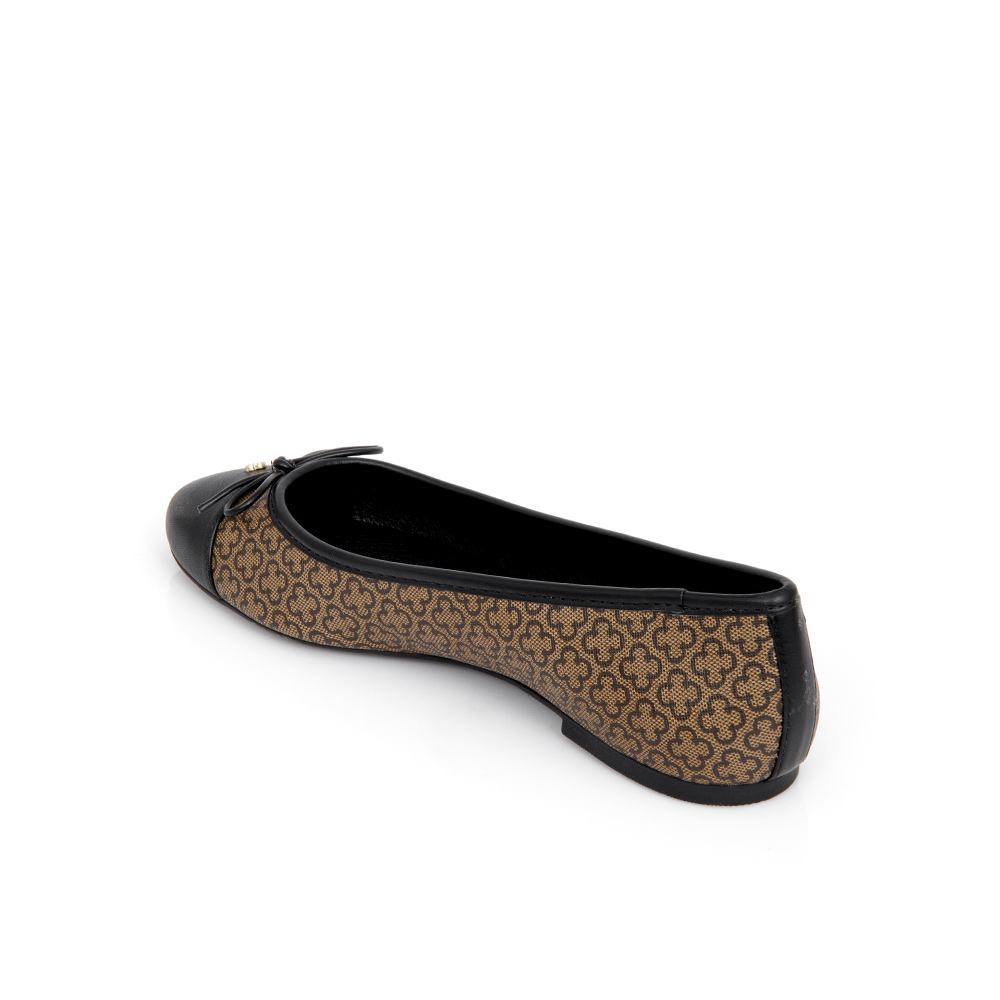 SAPATILHA PRETA MONOGRAMA COM LA&Ccedil;O image number 2