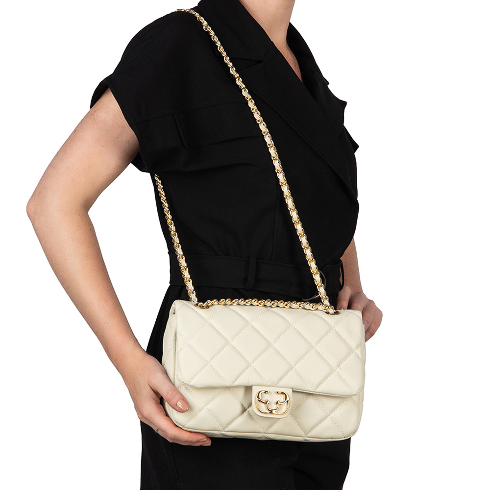 BOLSA BRANCA DUNA DE COURO MATELASS&Ecirc; AL&Ccedil;A CORRENTE image number 1