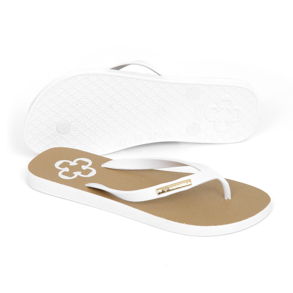 KIT CHINELO E PORTA MOEDAS BRANCO E OURO image number 3