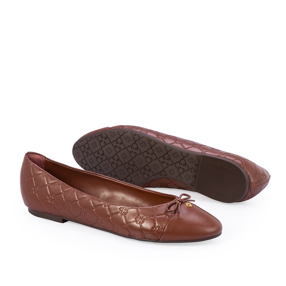 SAPATILHA BICO REDONDO COURO MARROM LA&Ccedil;O image number 3