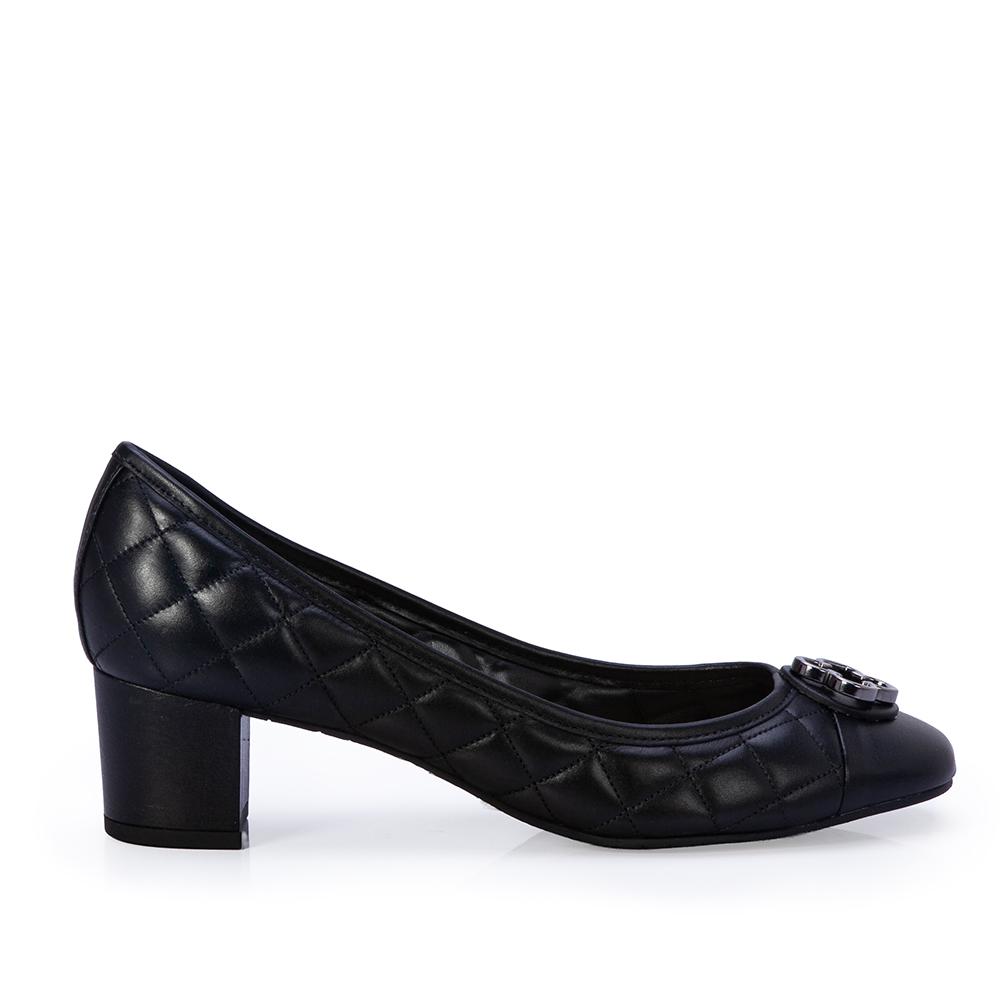SCARPIN SALTO BAIXO PRETO DE COURO MATELASS&Ecirc; image number 0