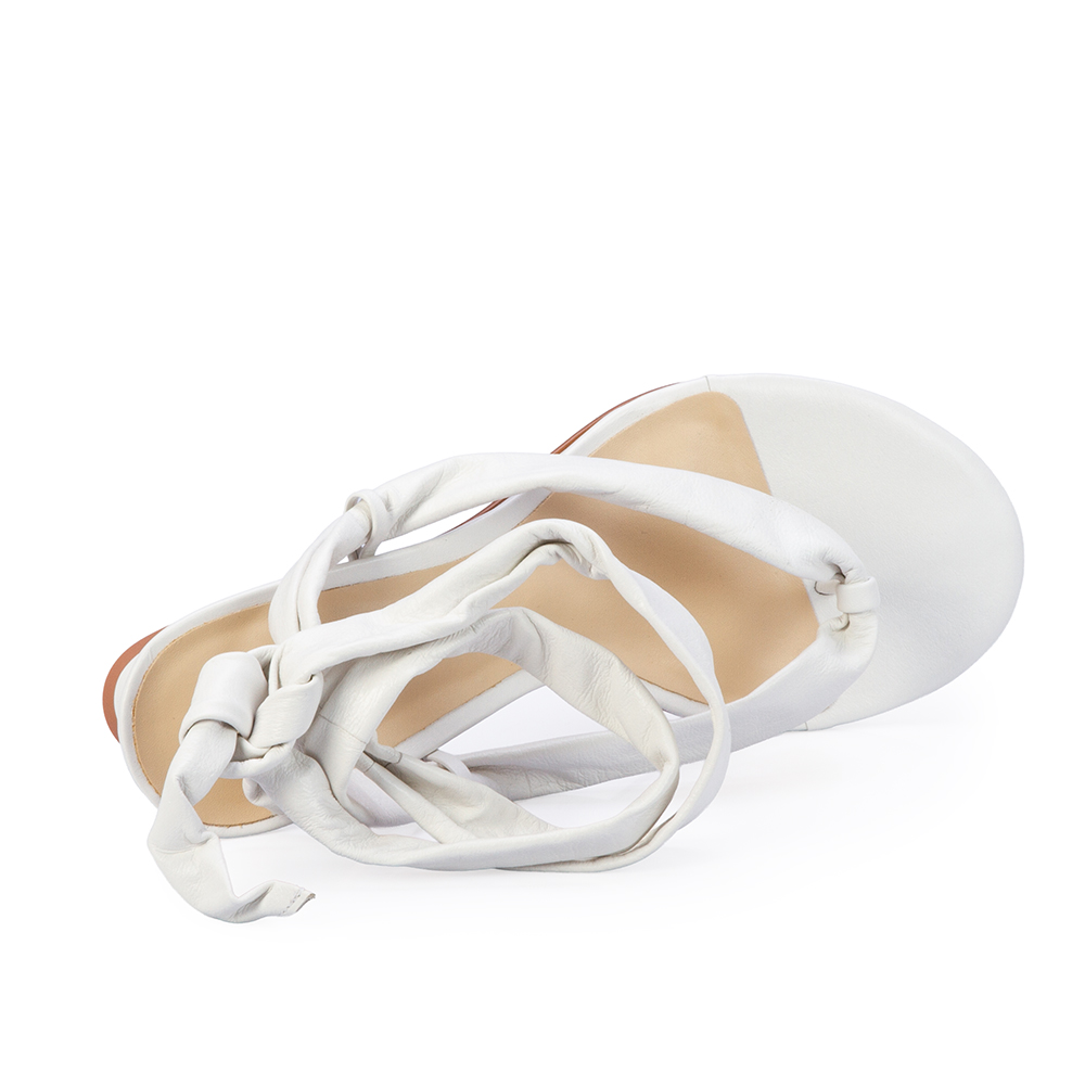 SAND&Aacute;LIA SALTO M&Eacute;DIO BRANCO DE COURO image number 4