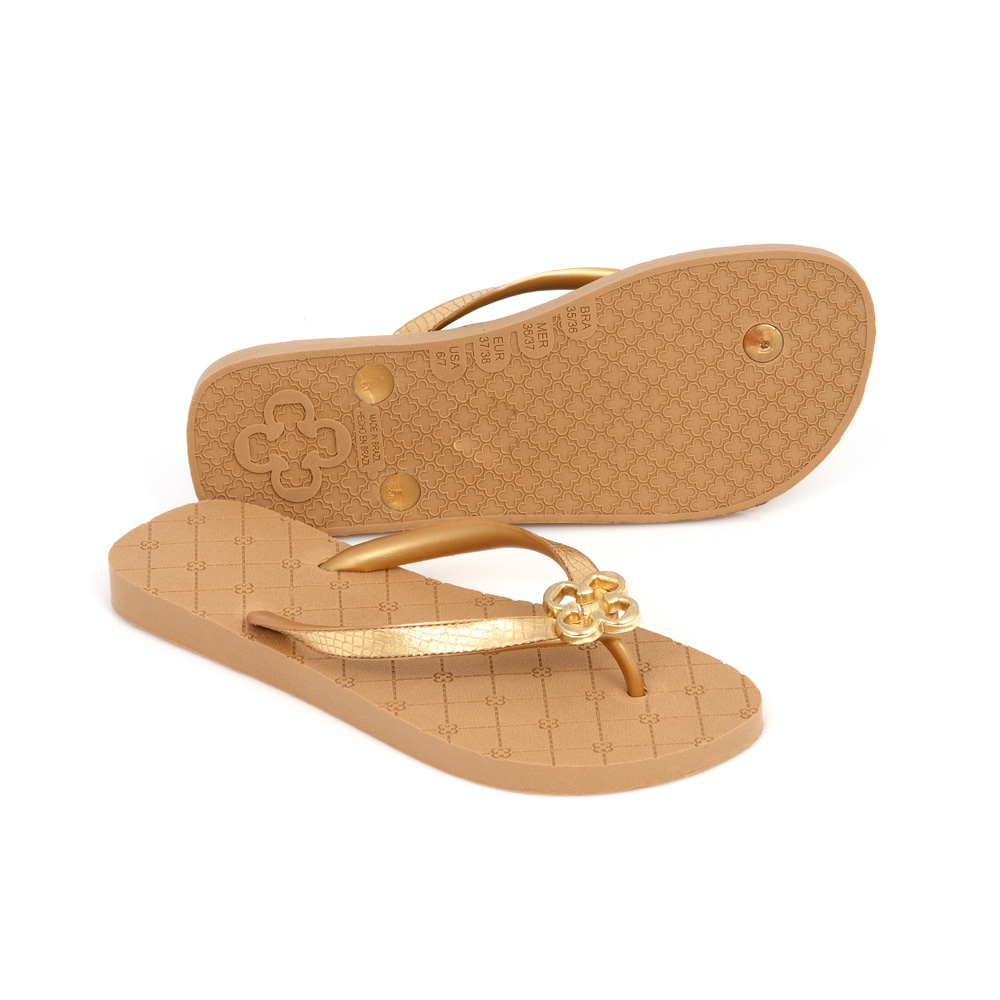 KIT CHINELO E NECESSAIRE DOURADA image number 3
