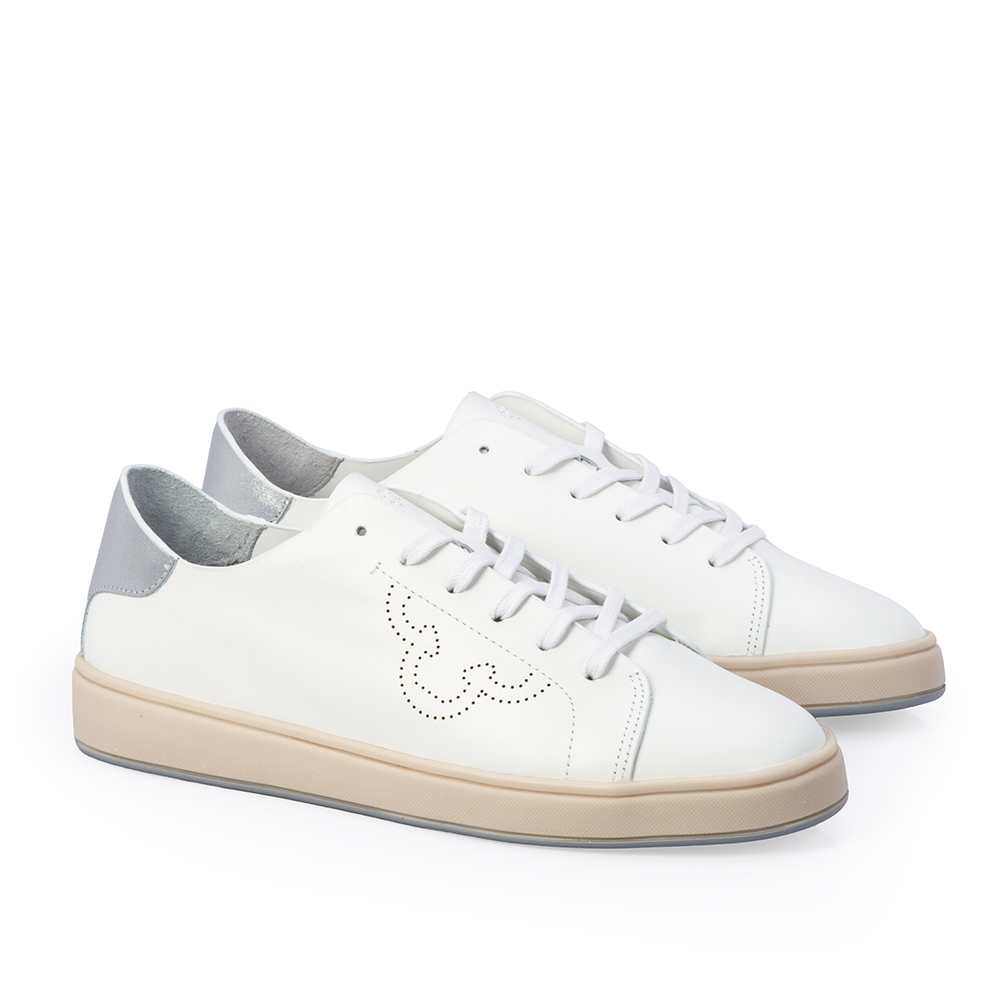 T&Ecirc;NIS CASUAL BRANCO E PRATA DE COURO AMARRA&Ccedil;&Atilde;O FEMININO image number 1