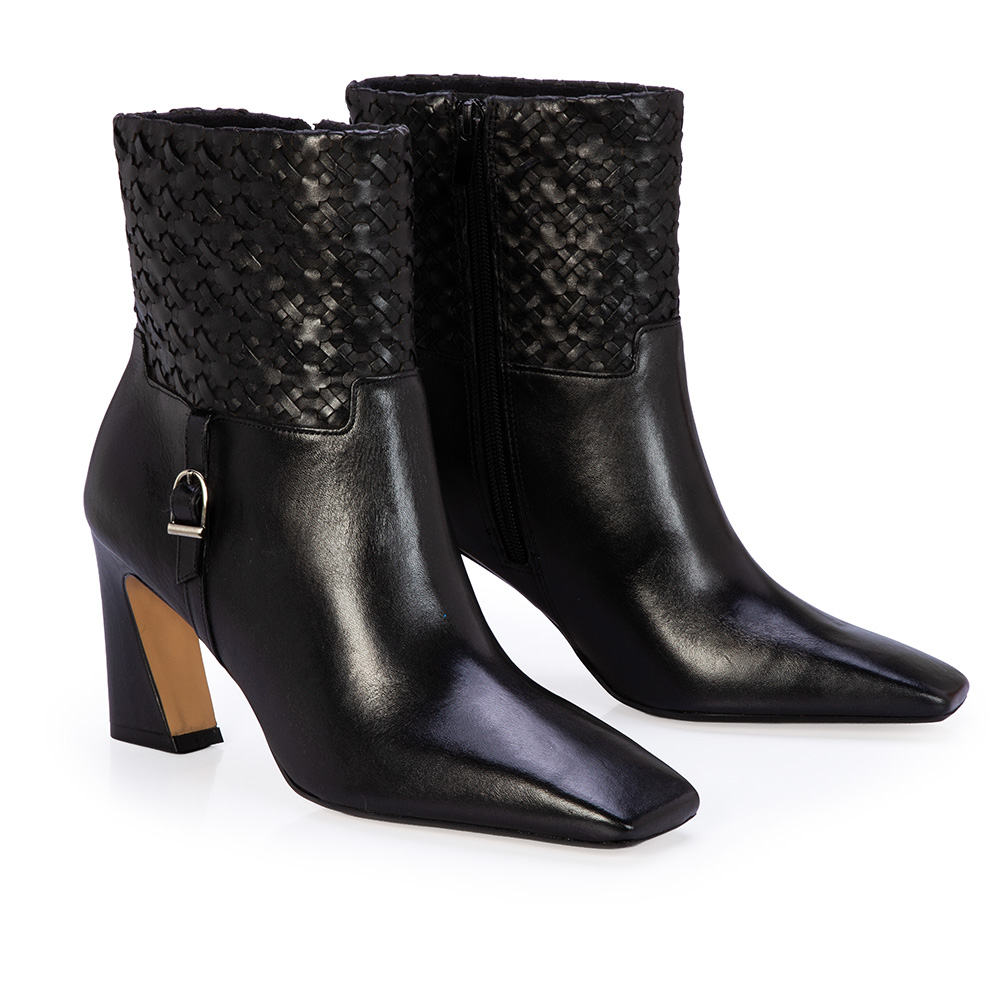 BOTA CANO CURTO PRETA COURO DETALHE TRESS&Ecirc; image number 2