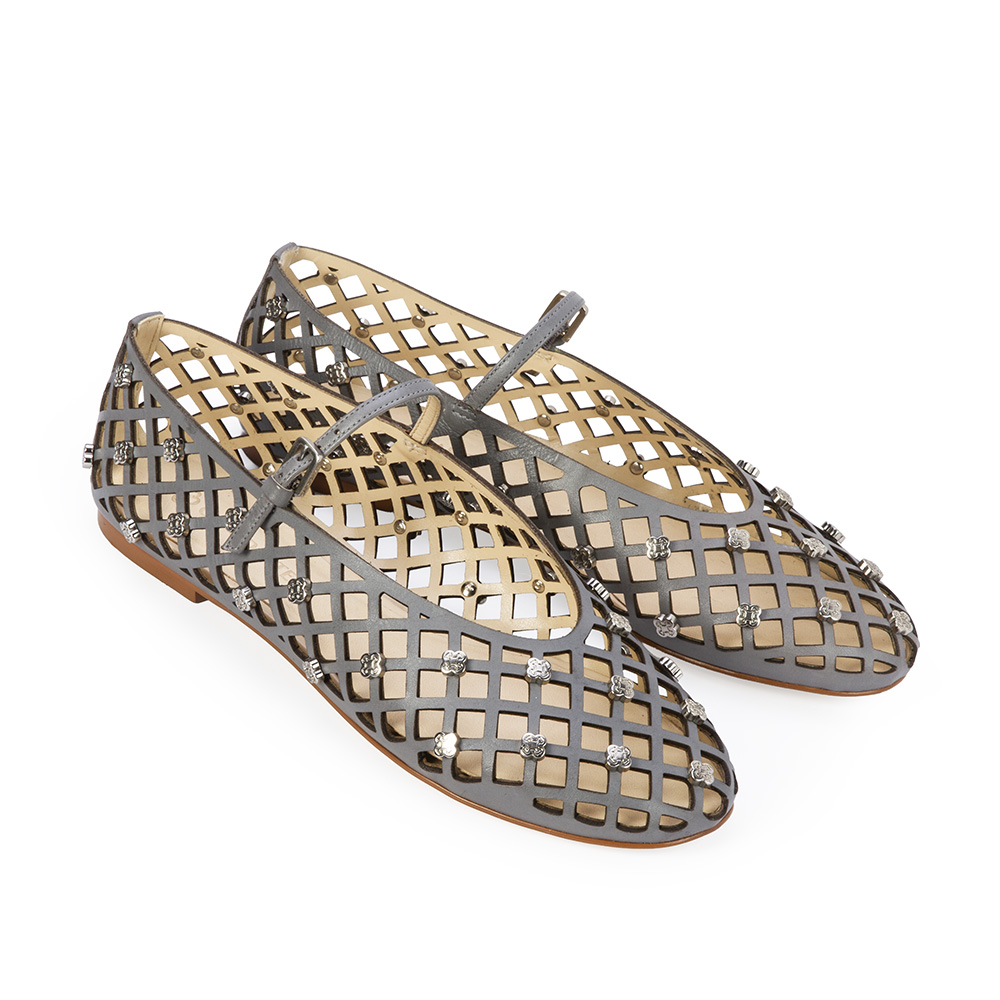 SAPATILHA CINZA COURO VAZADO TIRA FIVELA image number 1