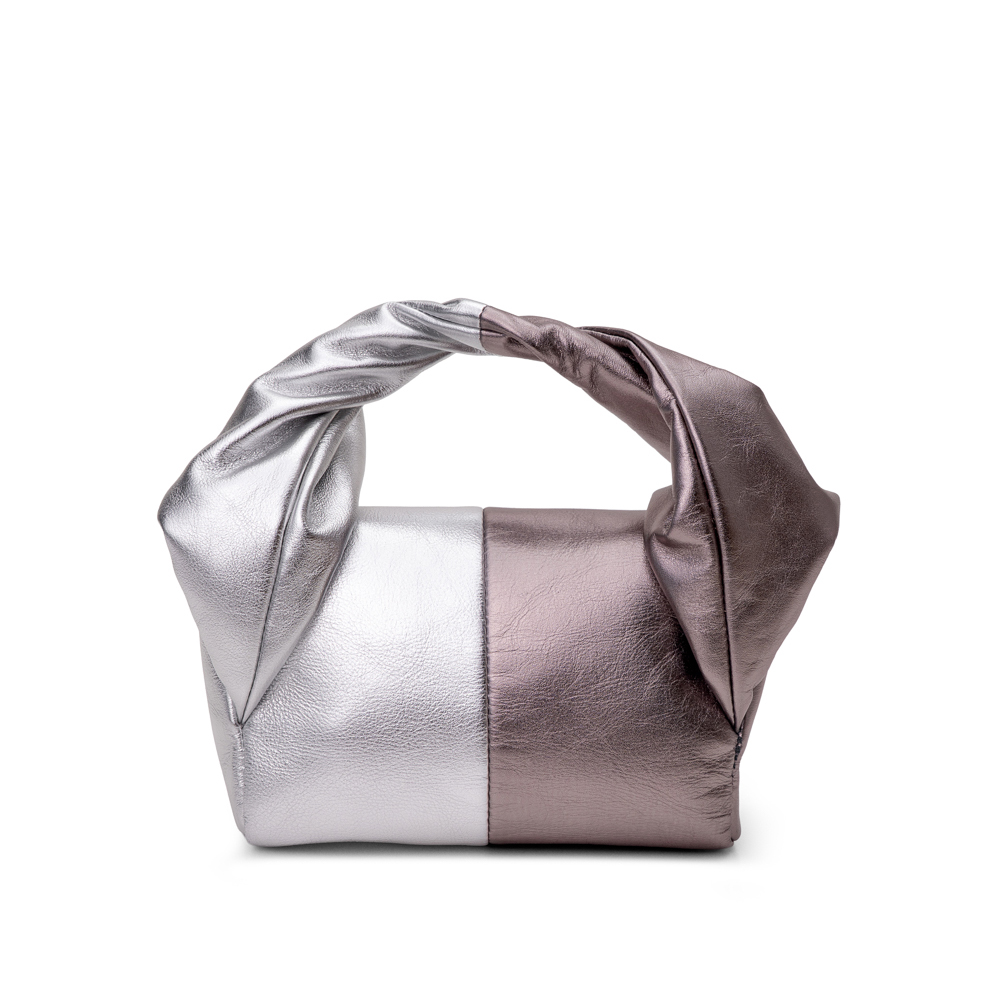 BOLSA PRATEADA METALIZADA DE COURO COM AL&Ccedil;A CORRENTE image number 2