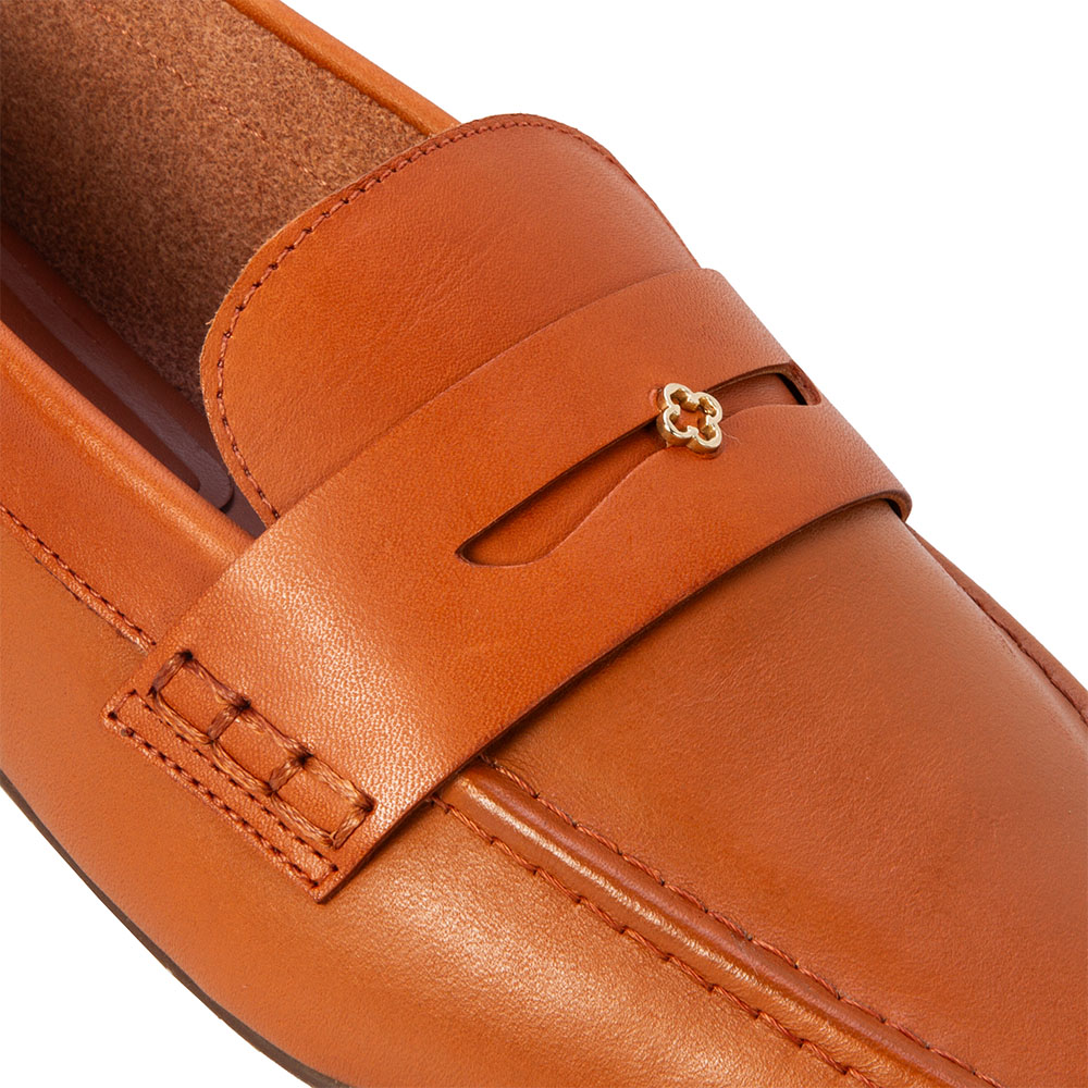 LOAFER MOCASSIM CARAMELO DE COURO BICO QUADRADO image number 2