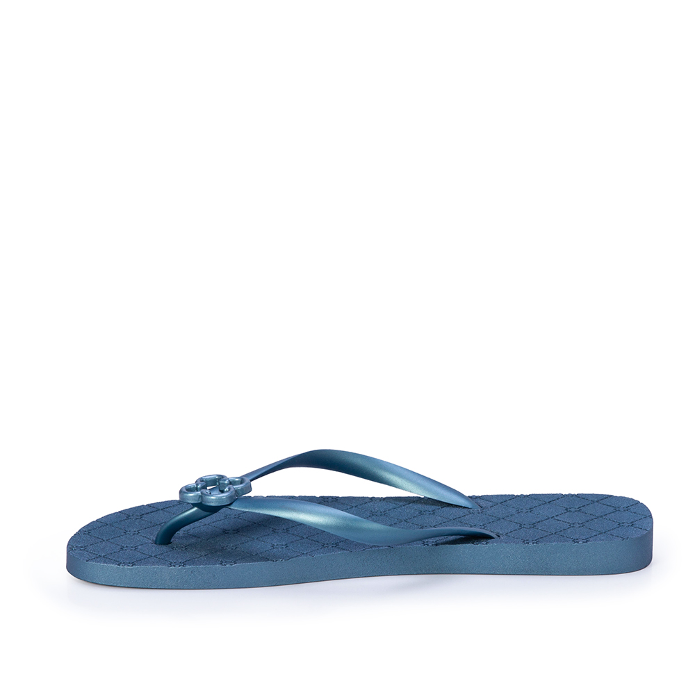 CHINELO DE DEDO AZUL PEROLADO MONOGRAMA image number 2