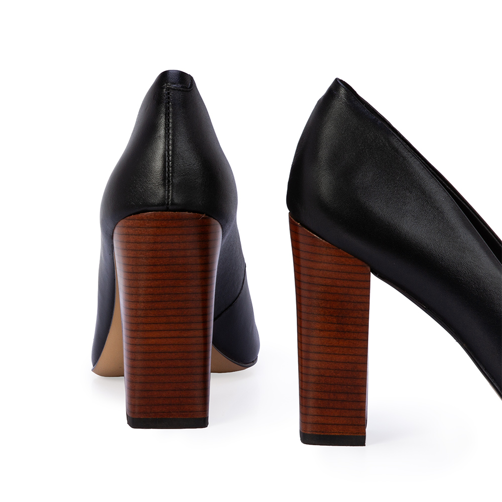 SCARPIN SALTO BLOCO PRETO DE COURO image number 4