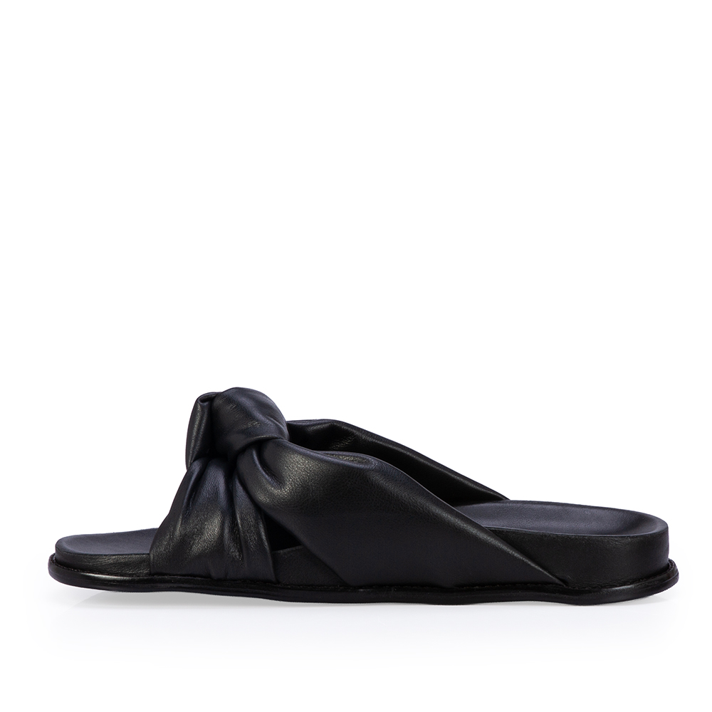 CHINELO PAPETE PRETO DE COURO image number 2