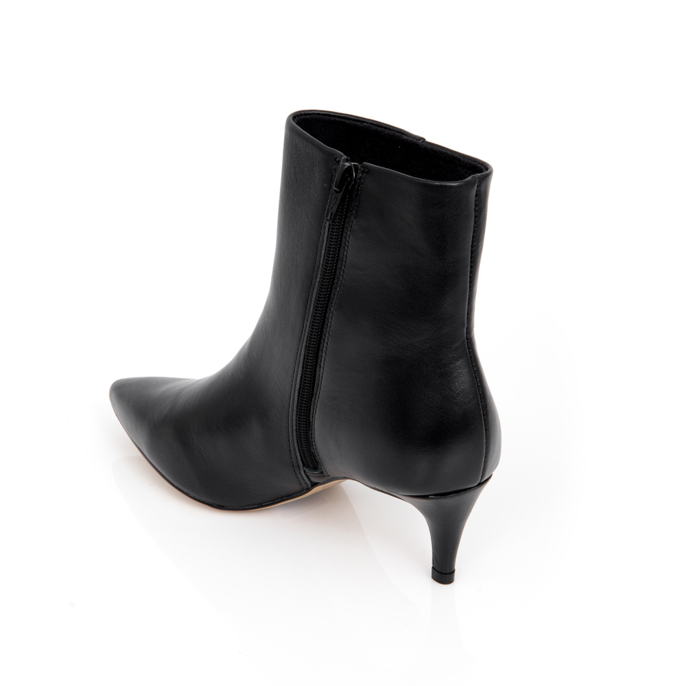 BOTA CANO CURTO PRETA DE COURO image number 2