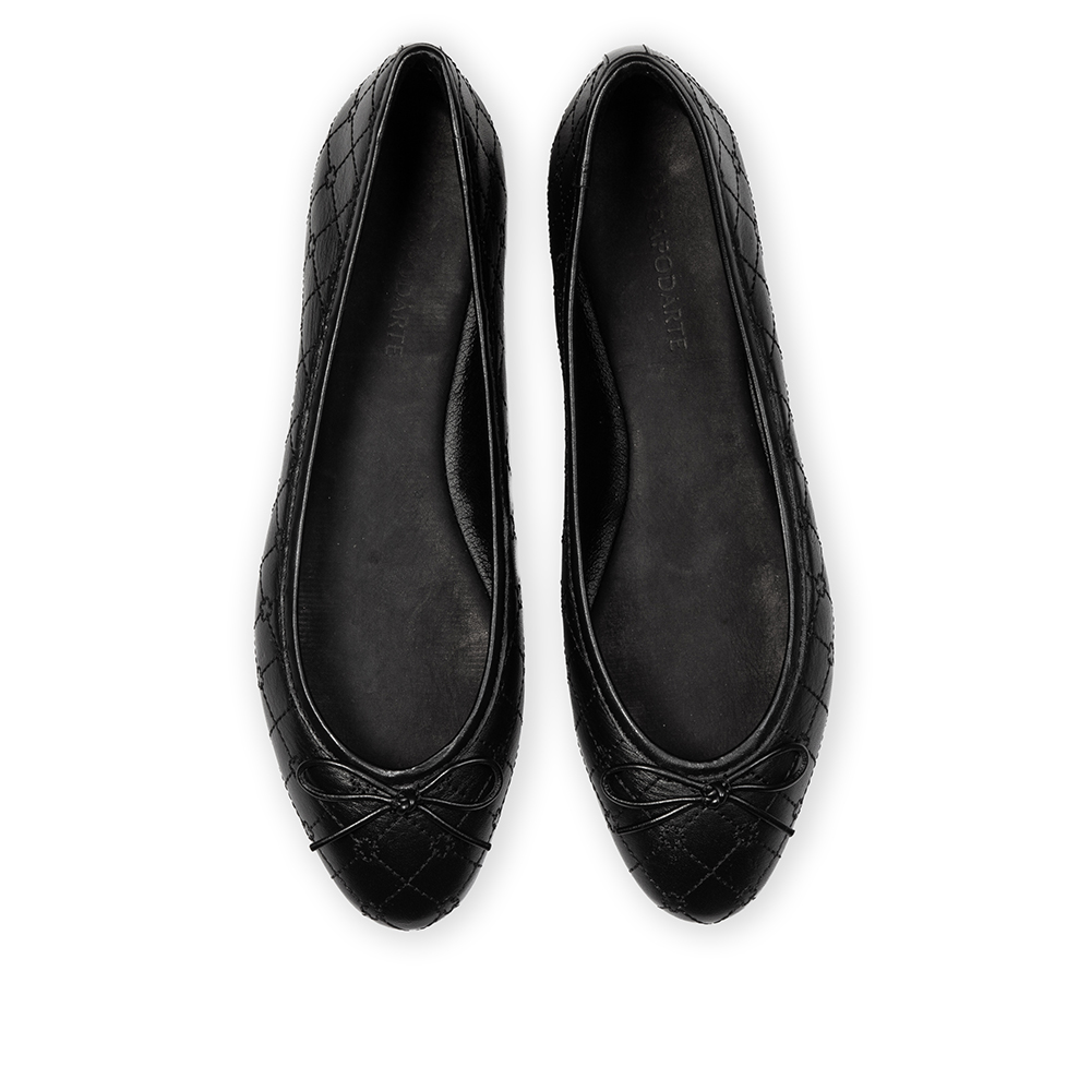 SAPATILHA PRETA DE COURO LA&Ccedil;O BICO REDONDO image number 4