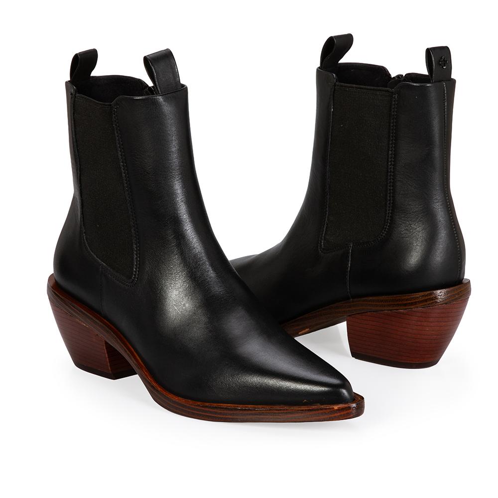 BOTA PRETA COURO CANO CURTO BICO FINO image number 4