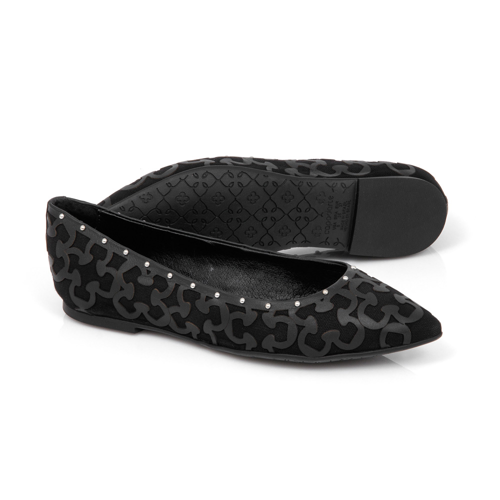 SAPATILHA PRETA BICO FINO RECORTE E TACHAS image number 3