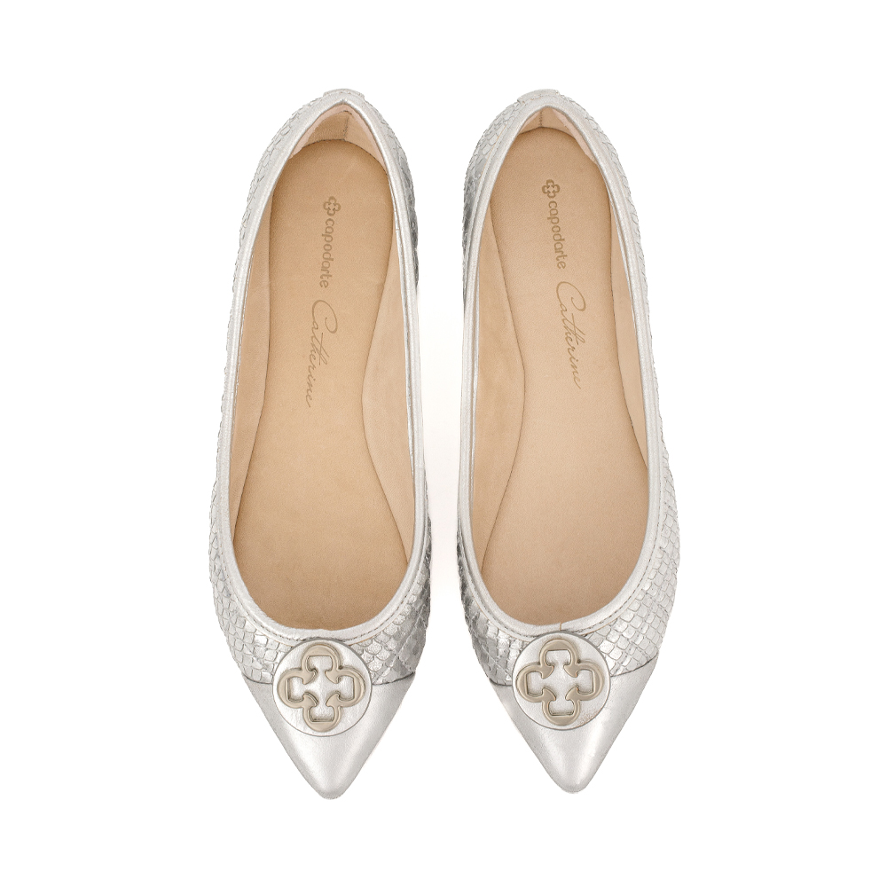 SAPATILHA CATHERINE DE COURO BICO FINO PRATEADA image number 4