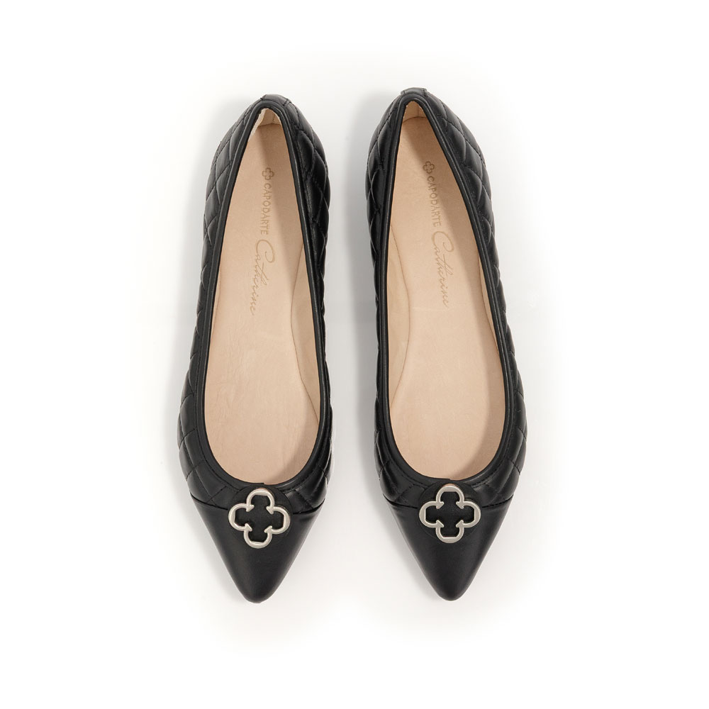 SAPATILHA BICO FINO PRETA DE COURO MATELASS&Ecirc; CATHERINE image number 4