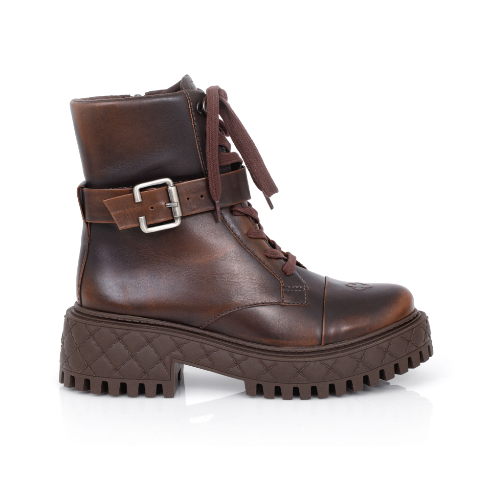 BOTA COTURNO MARROM DE COURO MATELASS&Ecirc; COM FIVELA image number 0