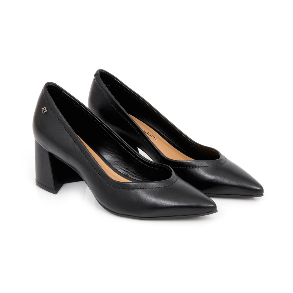 SCARPIN PRETO SALTO M&Eacute;DIO COURO image number 1