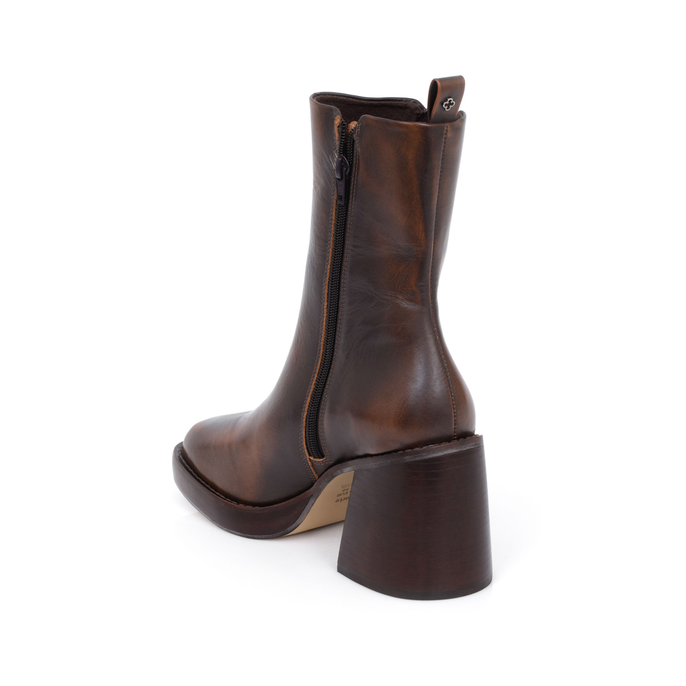 BOTA SALTO ALTO BLOCO MARROM DE COURO image number 2