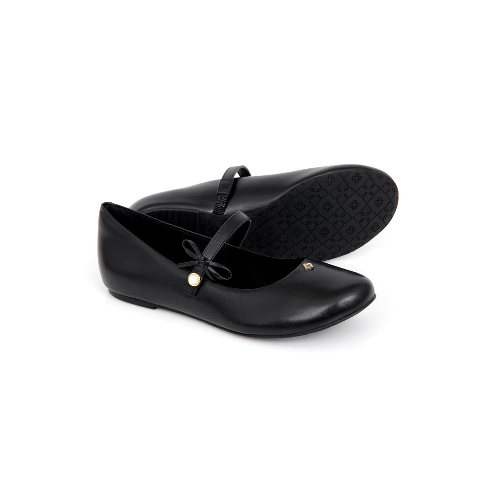 SAPATILHA INFANTIL DE COURO PRETA COM LA&Ccedil;O image number 3