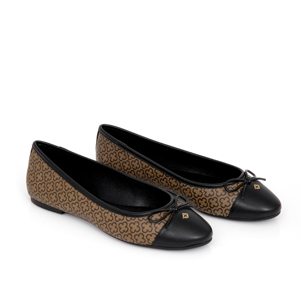 SAPATILHA PRETA MONOGRAMA COM LA&Ccedil;O image number 1