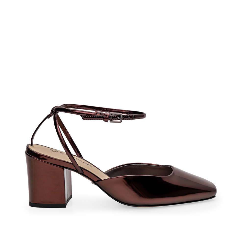 SCARPIN SALTO M&Eacute;DIO MARROM DE COURO image number 0