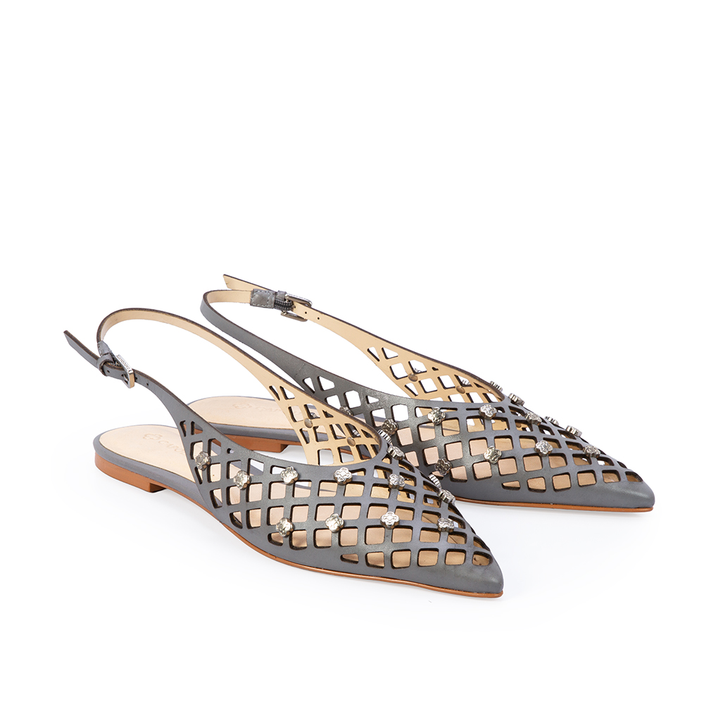 SAPATILHA SLINGBACK CINZA CARBONO DE COURO VAZADO image number 4