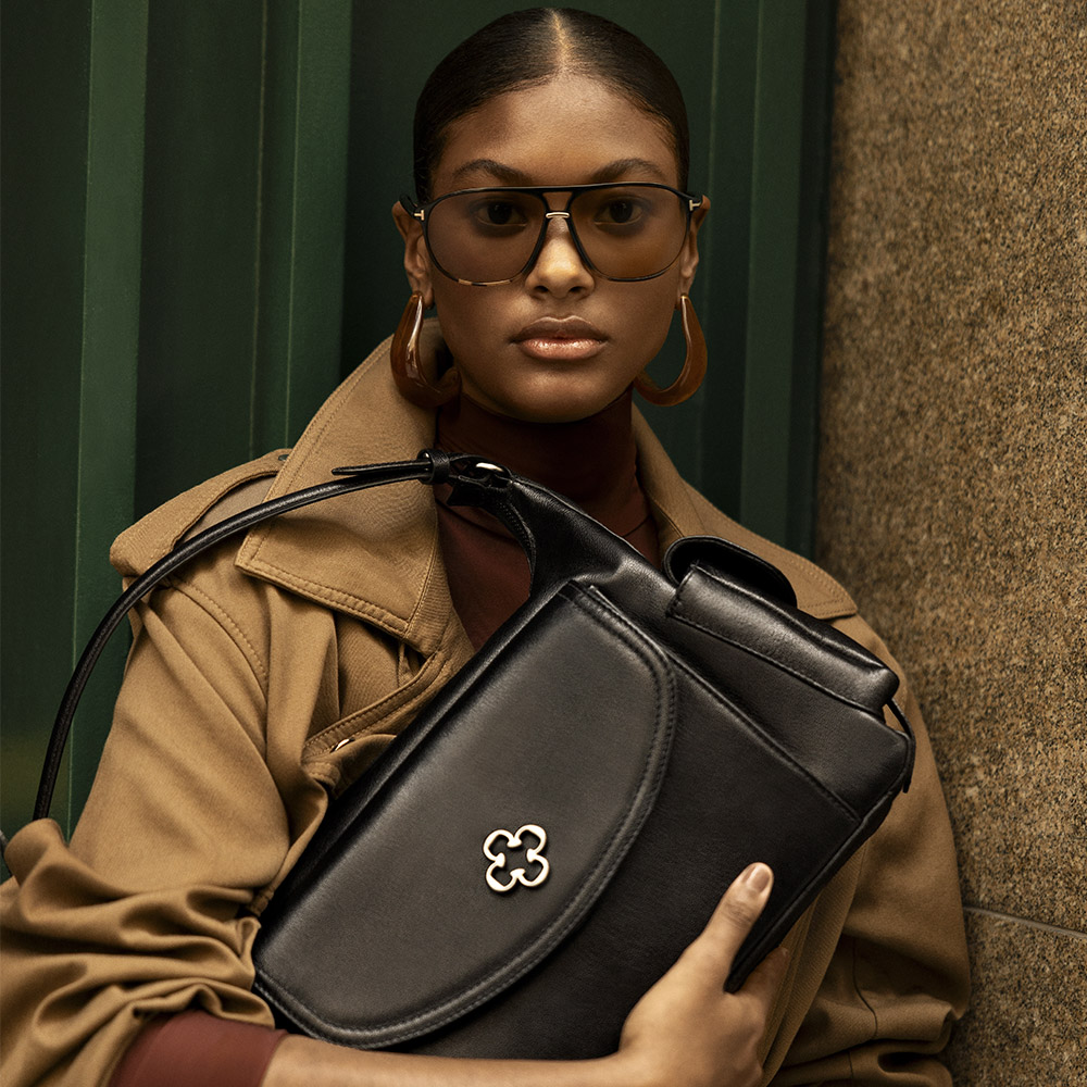 BOLSA M&Eacute;DIA PRETA DE COURO TOTE image number 3