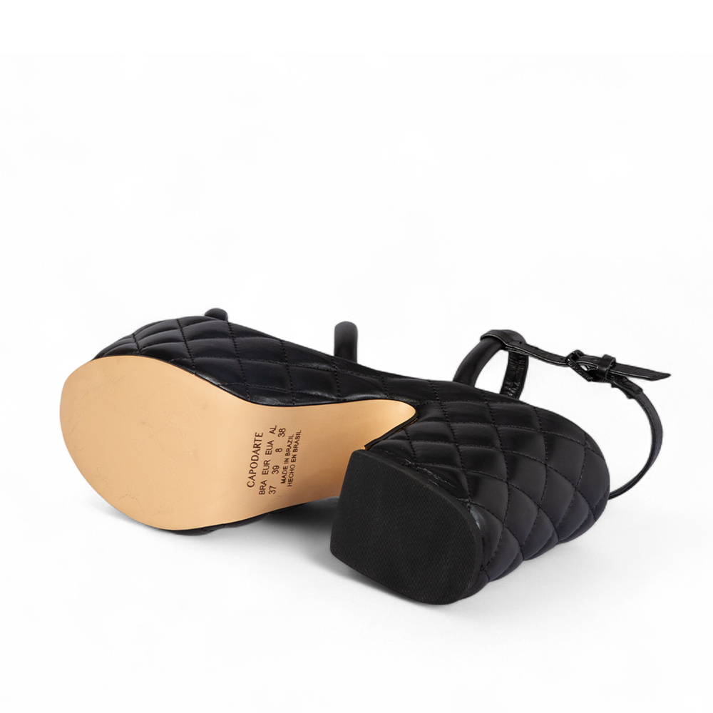 SAND&Aacute;LIA MEIA PATA PRETA DE COURO MATELASS&Ecirc; image number 3