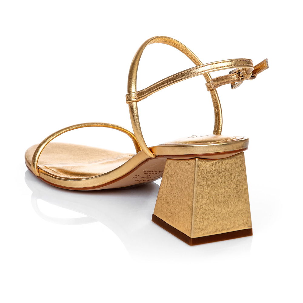 SAND&Aacute;LIA DOURADA SALTO M&Eacute;DIO image number 2