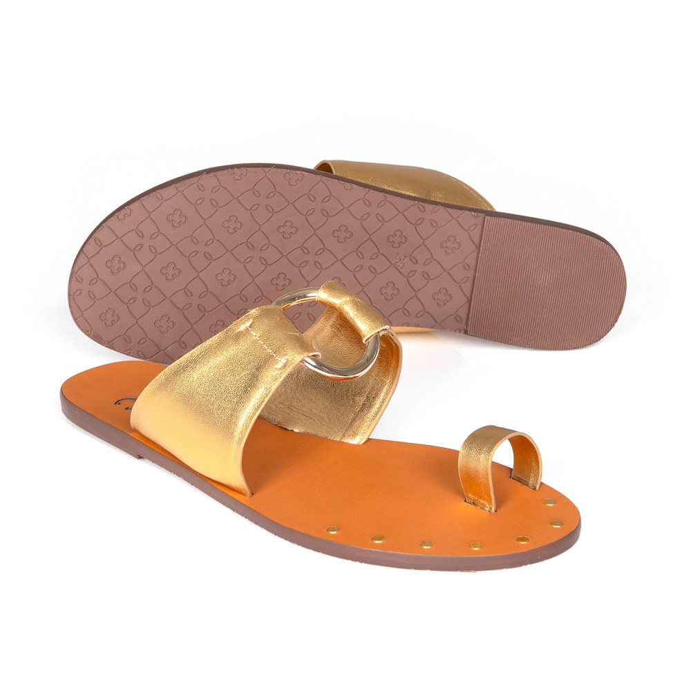 CHINELO RASTEIRO DOURADO METALIZADO DE COURO ARGOLA image number 3