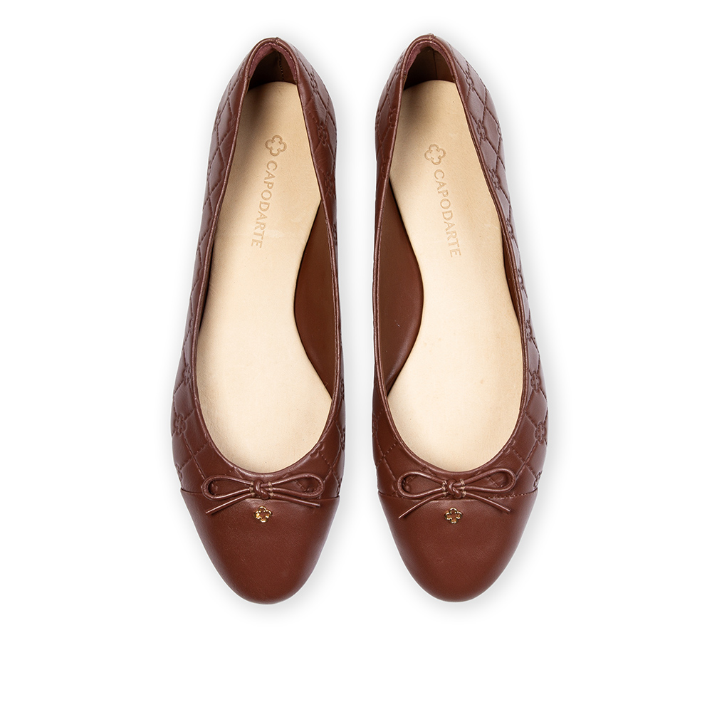 SAPATILHA BICO REDONDO COURO MARROM LA&Ccedil;O image number 4
