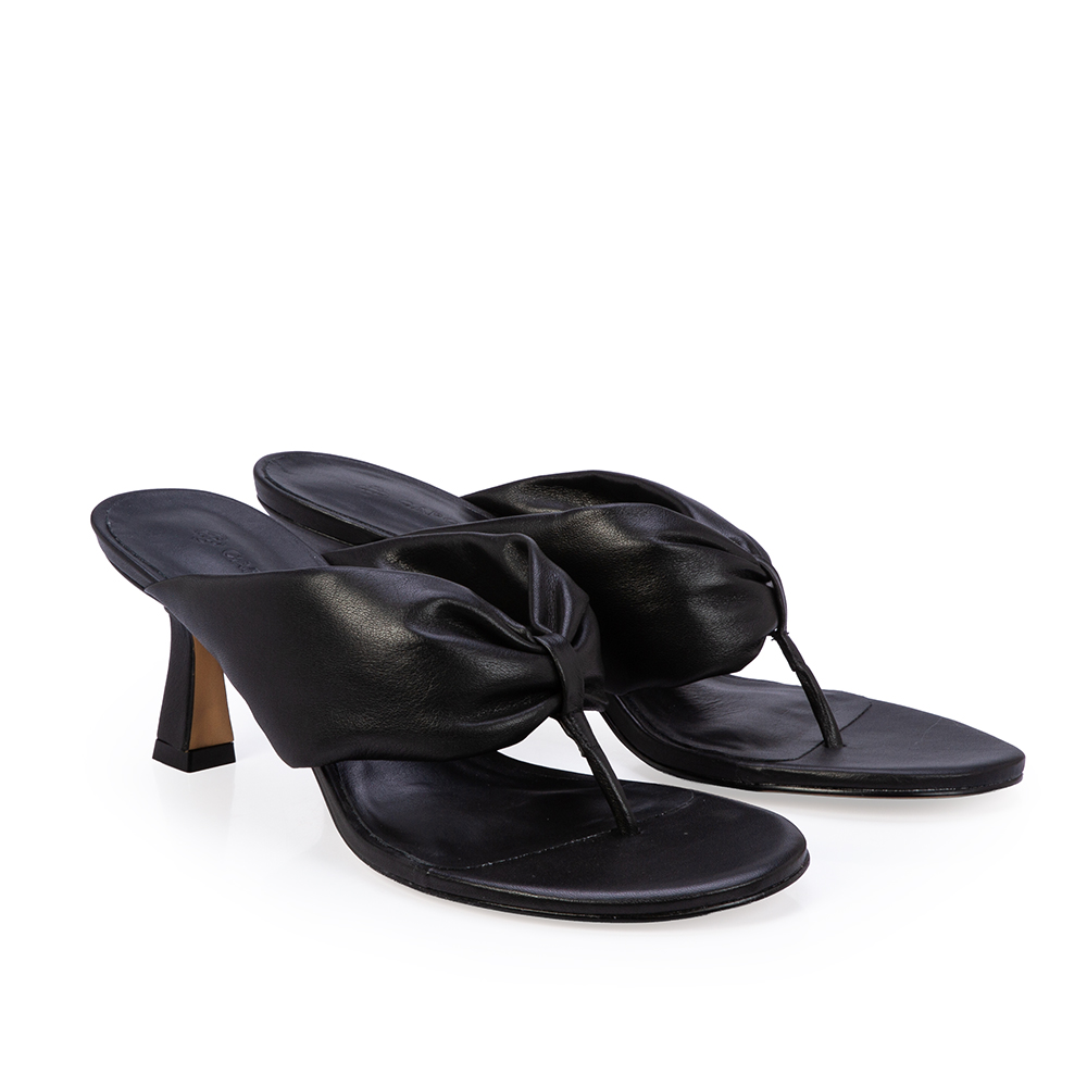 MULE SALTO M&Eacute;DIO PRETA COURO PUFFER image number 1