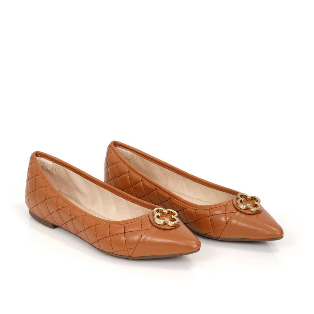 SAPATILHA CATHERINE BICO FINO DE COURO CARAMELO CAMEL MATELASS&Ecirc; image number 1