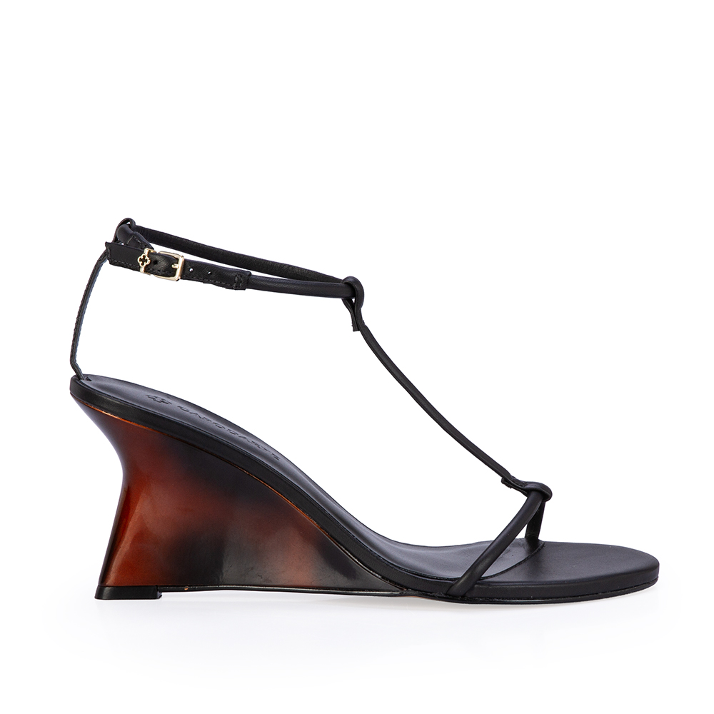 SAND&Aacute;LIA SALTO ANABELA PRETA DE COURO image number 0