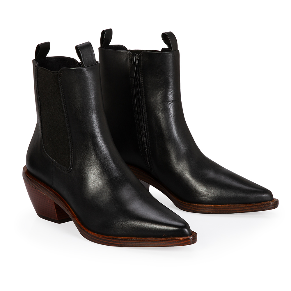 BOTA PRETA COURO CANO CURTO BICO FINO image number 2